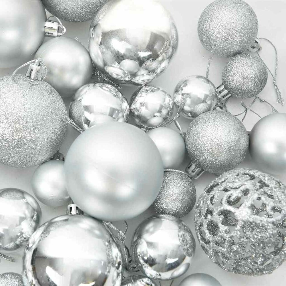 Kant en klare sfeervolle kunstkerstboom met lampjes en zilveren ballen
