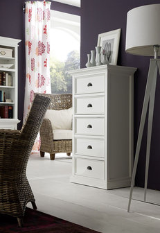 Ladekast wit Wittevilla sfeer met lamp Zuiver