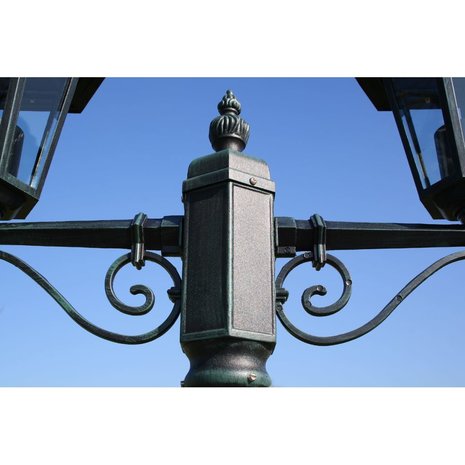 Meubelen-Online - Tuinlamp lantaarn Preston 2-arms 215 cm donkergroen